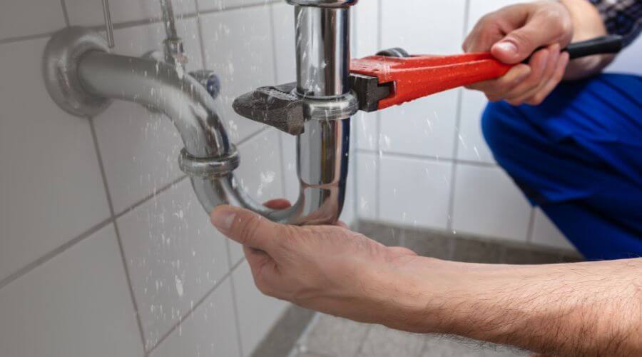 Expert burst pipe repair services in Countyline, OK